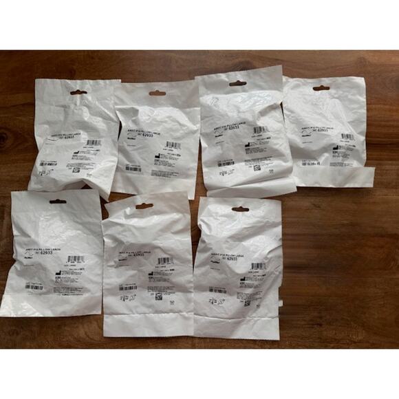 ResMed Airfit P10 Nasal Pillow Large 62933- New Sealed Individually- Lot of 7 - Picture 1 of 5